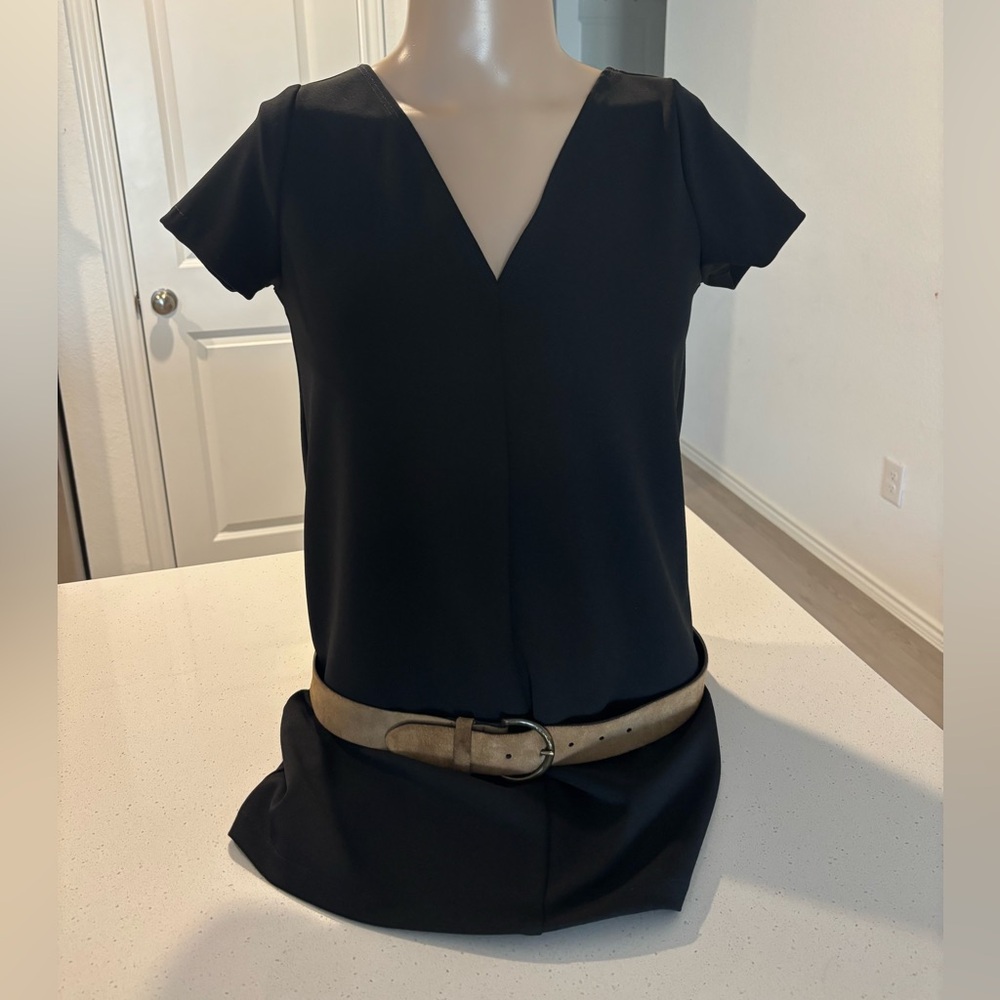 FORE Collection Classic Black V-Neck Short Sleeve Top Sz S